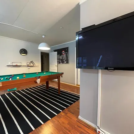 Middle Of The Town -billiard And Sauna At Bertis 15 Apartman *