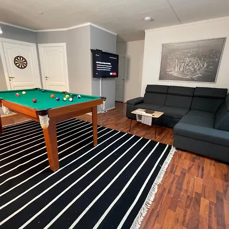 Middle Of The Town -billiard And Sauna At Bertis 15 شقة